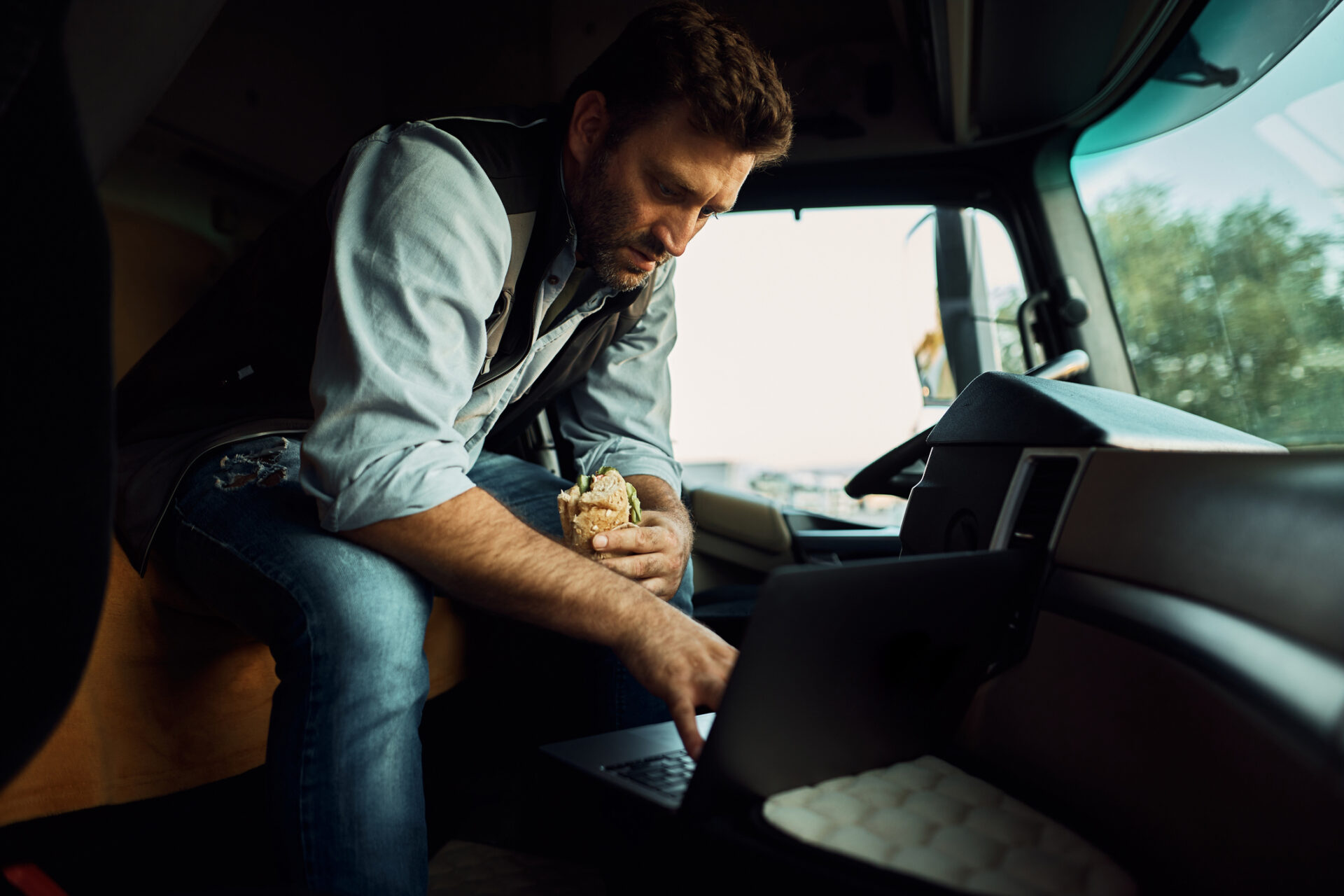 Easy Food Hacks for Truck Drivers on Long Hauls - System Transport